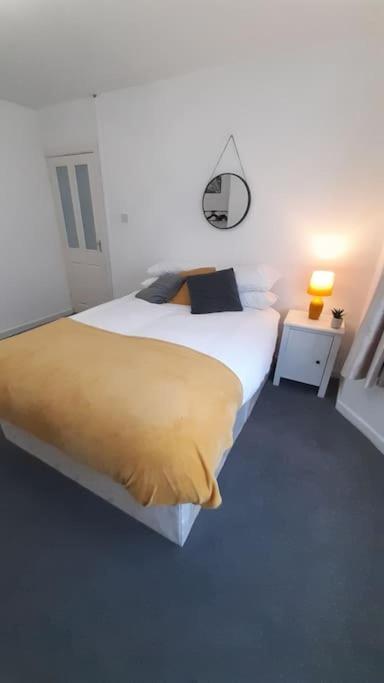 Free Parking Spacious Home Cardiff Exterior foto