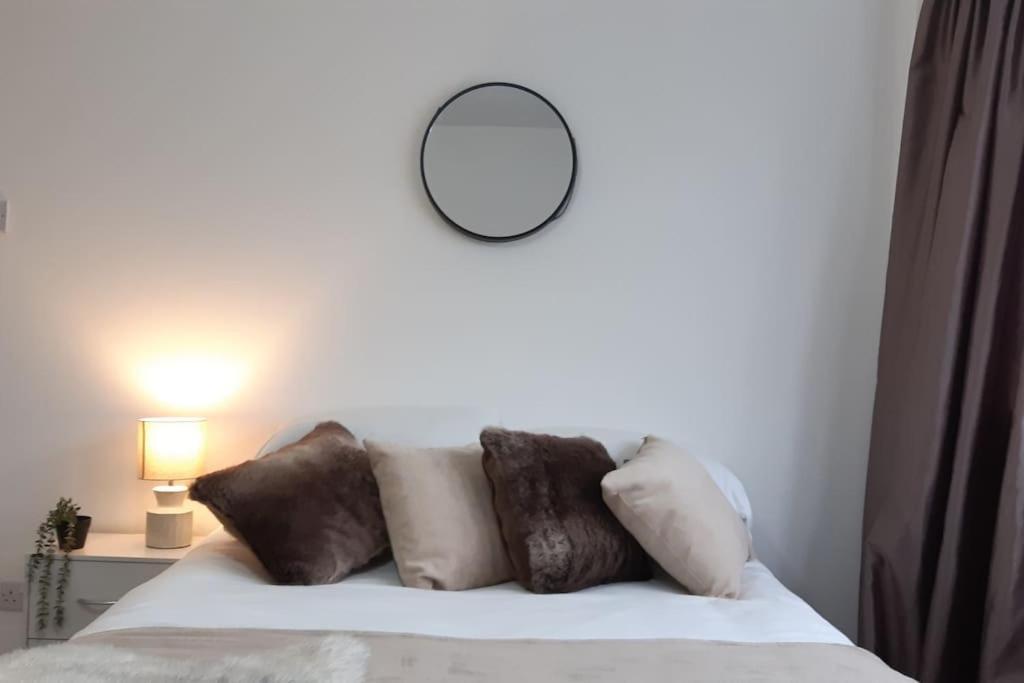 Free Parking Spacious Home Cardiff Exterior foto