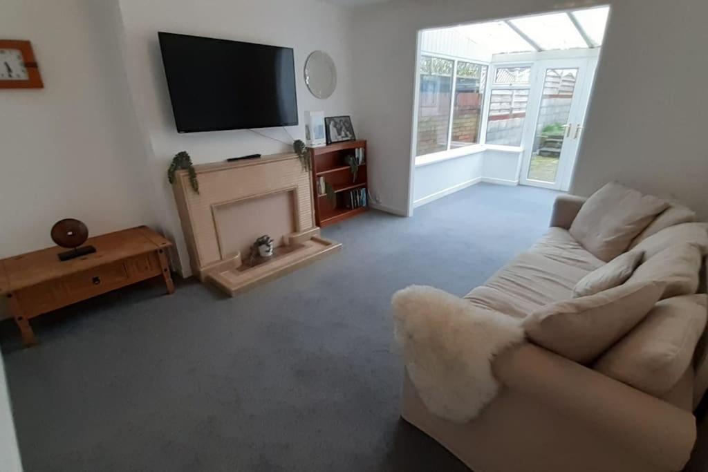 Free Parking Spacious Home Cardiff Exterior foto